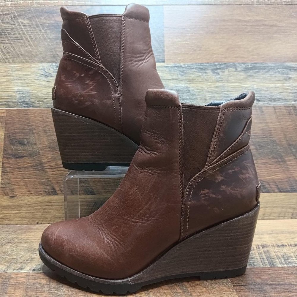 Sorel Women's Wedge Chelsea Boot Distressed Brown Leather Ankle Pull On NL2952-2
